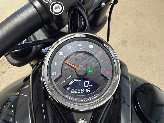 Harley-Davidson Fat Bob 114 TBR Avgas Sissybar Miniblinkers Lågmilare 8 of 9