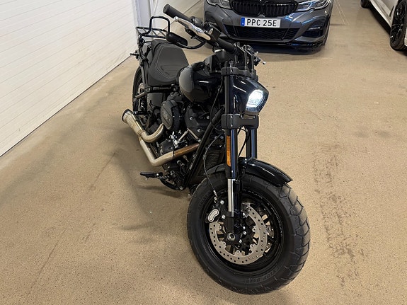 Harley-Davidson Fat Bob 114 TBR Avgas Sissybar Miniblinkers Lågmilare 2 of 9