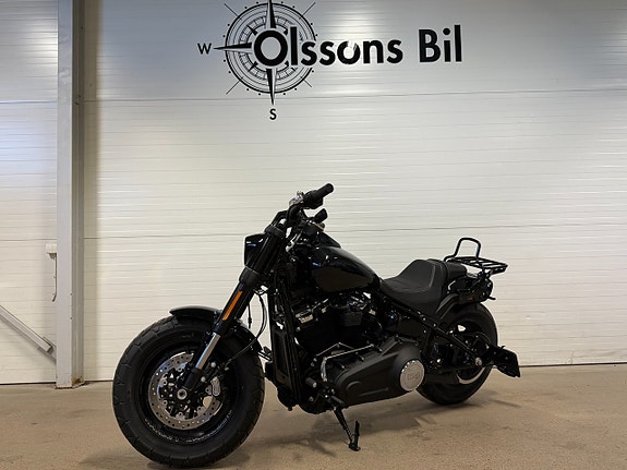 Harley-Davidson Fat Bob 114 TBR Avgas Sissybar Miniblinkers Lågmilare