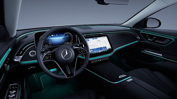Mercedes-Benz E300 10 of 16