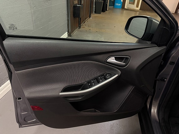Ford Focus 11 of 16