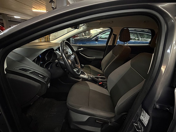 Ford Focus 12 of 16