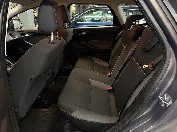 Ford Focus 9 of 16