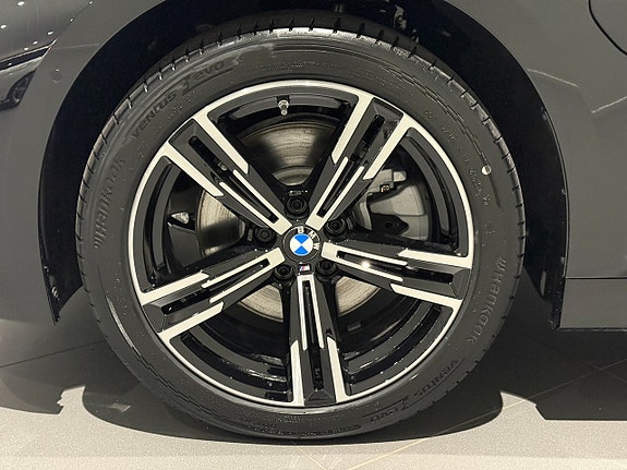 BMW 330e 5 of 5