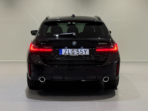 BMW 330e 11 of 19