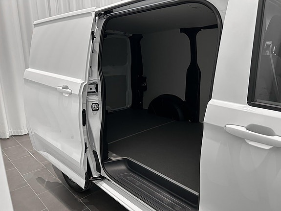 Volkswagen Transporter 9 of 12