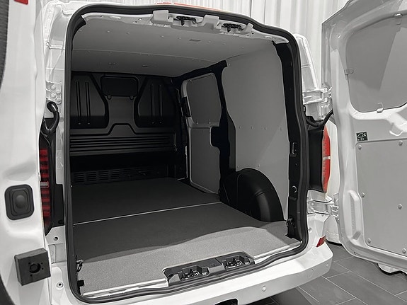 Volkswagen Transporter 4 of 5