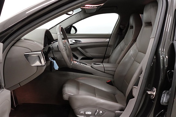 Porsche Panamera 4S 8 of 21