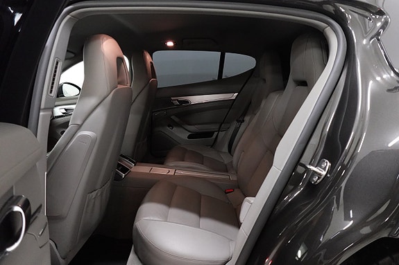 Porsche Panamera 4S 7 of 21
