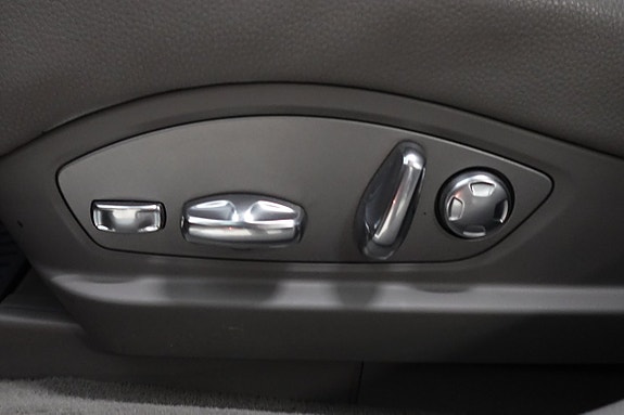 Porsche Panamera 4S 17 of 21