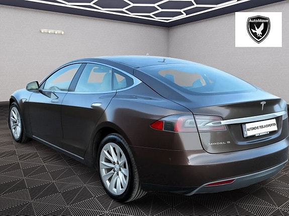 Tesla Model S 3 of 5