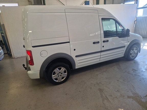 Ford Transit Connect 3 of 5