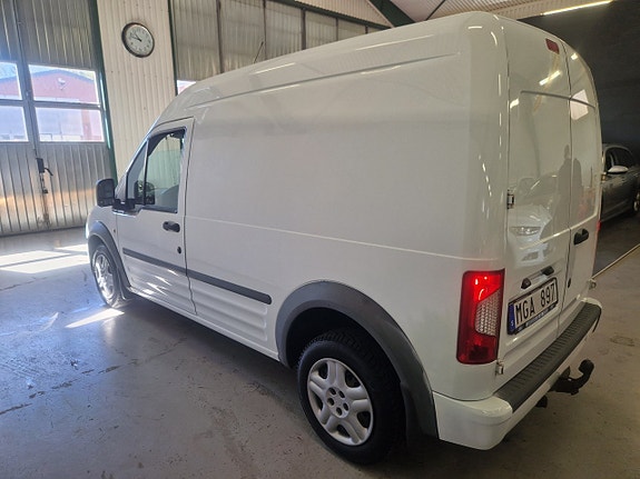 Ford Transit Connect 4 of 5