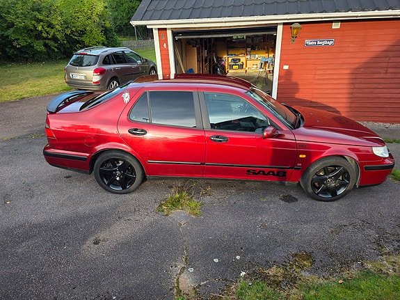 Saab 9-5 2 of 9