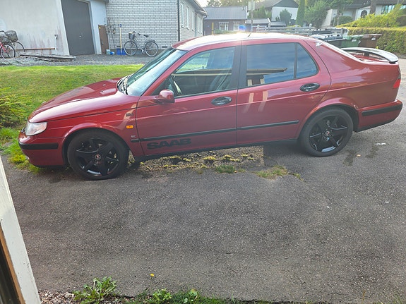 Saab 9-5 3 of 9