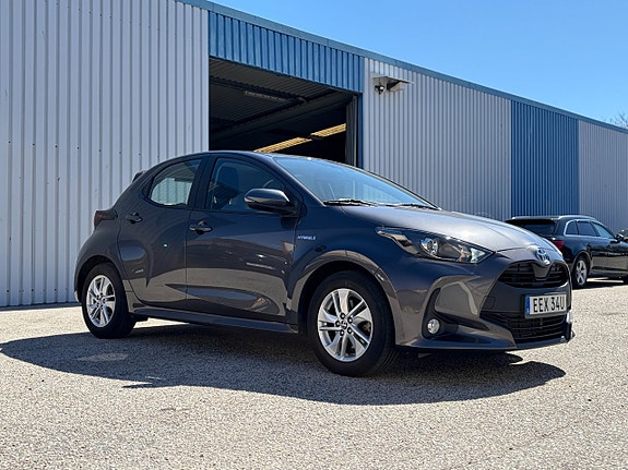 Toyota Yaris 4 of 16