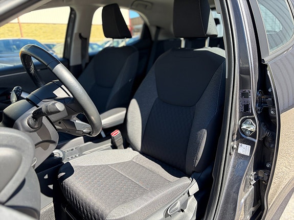 Toyota Yaris 11 of 16