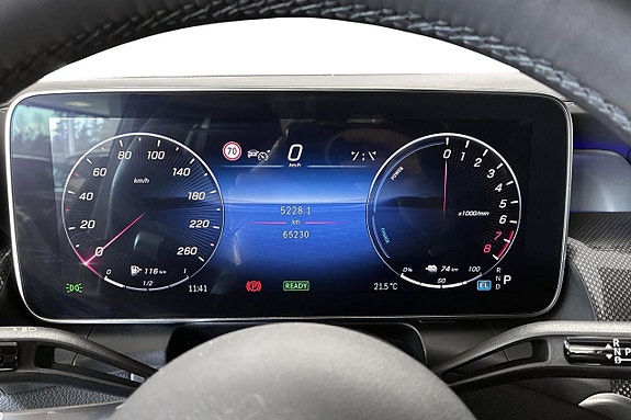 Mercedes-Benz GLC300 e 5 of 5
