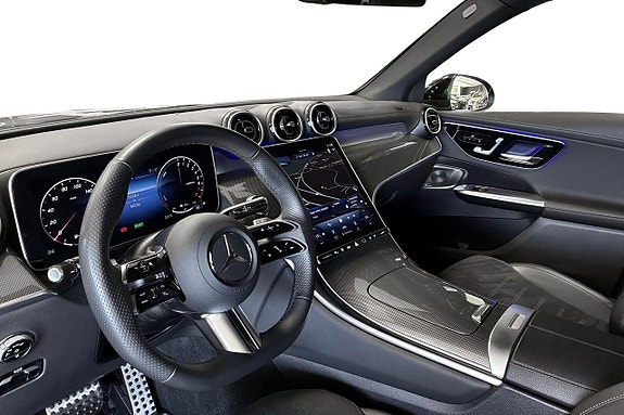 Mercedes-Benz GLC300 e 6 of 23