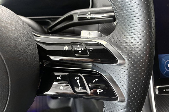 Mercedes-Benz GLC300 e 20 of 23