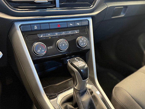 Volkswagen T-Roc 21 of 22