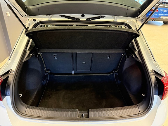 Volkswagen T-Roc 8 of 22