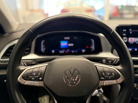 Volkswagen T-Roc 13 of 22