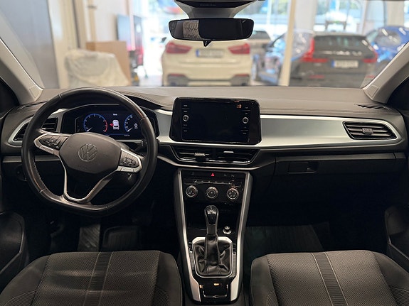Volkswagen T-Roc 11 of 22