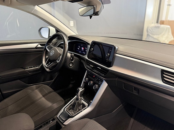 Volkswagen T-Roc 12 of 22