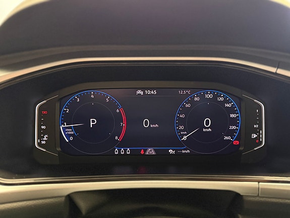 Volkswagen T-Roc 15 of 22