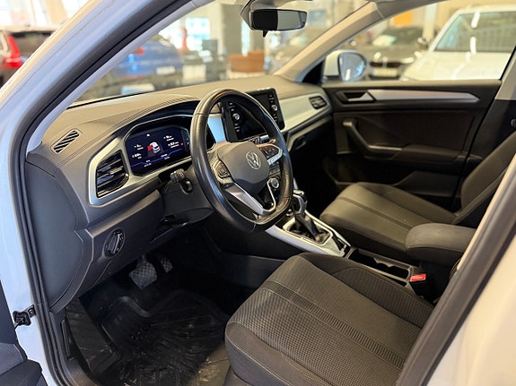 Volkswagen T-Roc 9 of 22