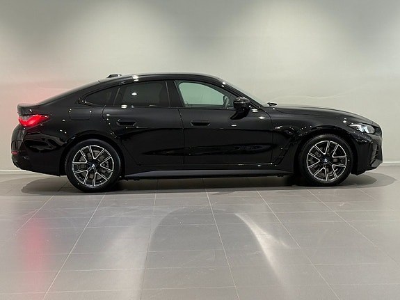 BMW i4 3 of 5