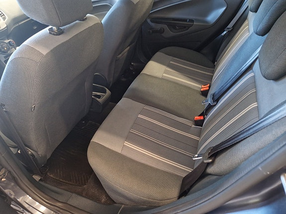 Ford Fiesta 10 of 16