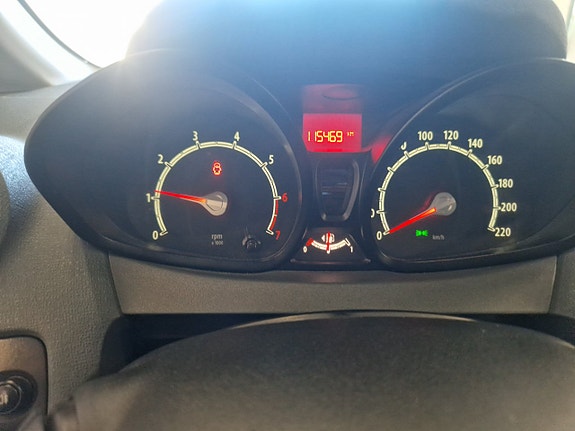 Ford Fiesta 8 of 16
