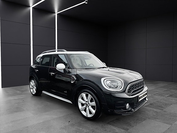 MINI Countryman Cooper SD 2 of 5