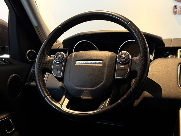 Land Rover Range Rover Sport 16 of 22