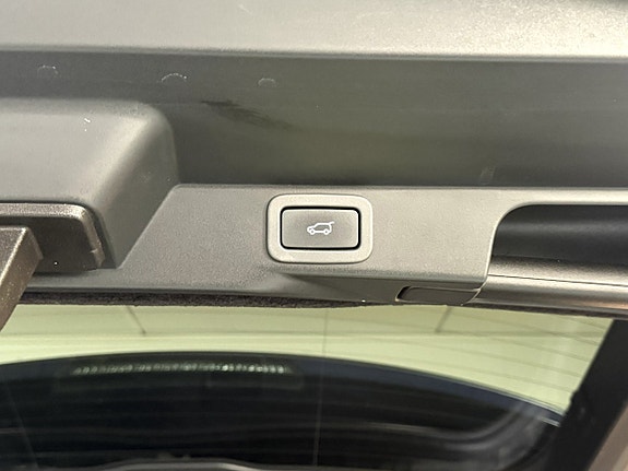 Land Rover Range Rover Sport 9 of 22