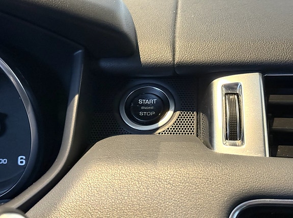 Land Rover Range Rover Sport 17 of 22