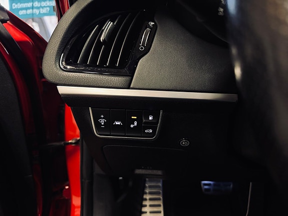 Kia Stinger 15 of 27