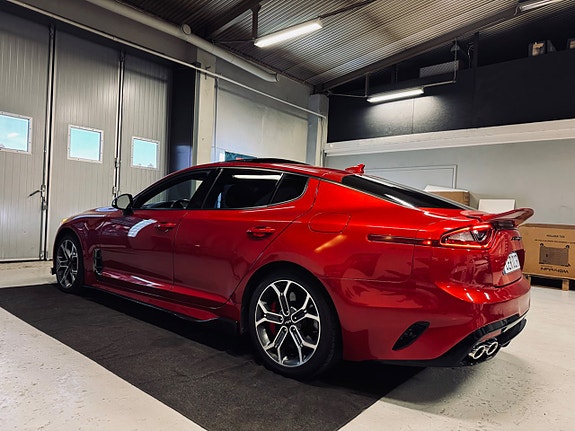 Kia Stinger 4 of 5