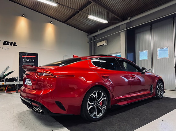 Kia Stinger 3 of 5