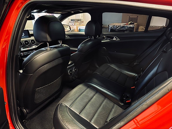 Kia Stinger 23 of 27