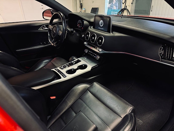 Kia Stinger 12 of 27