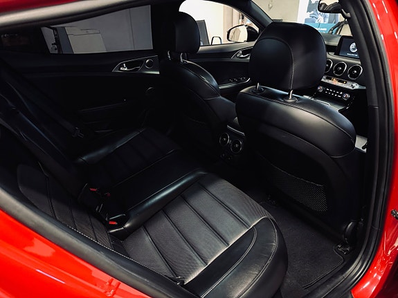 Kia Stinger 24 of 27