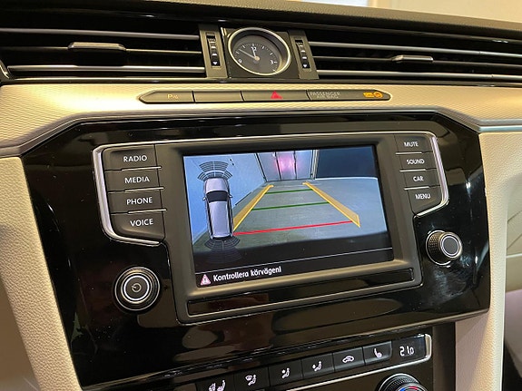 Volkswagen Passat Alltrack 11 of 20