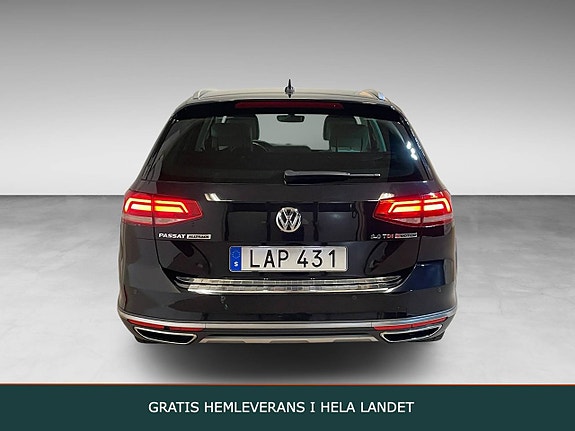 Volkswagen Passat Alltrack 3 of 5