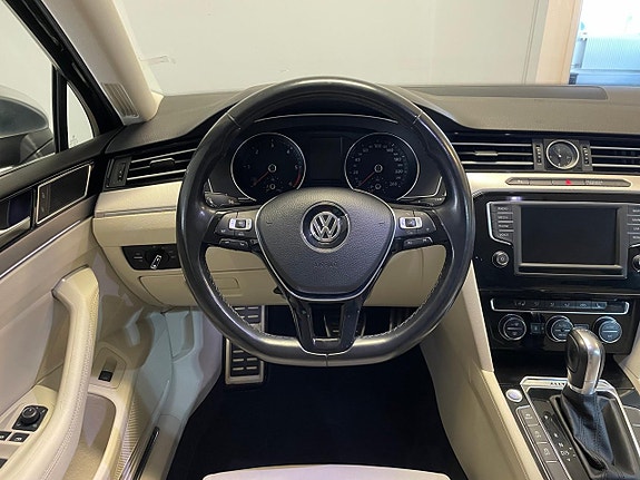 Volkswagen Passat Alltrack 7 of 20