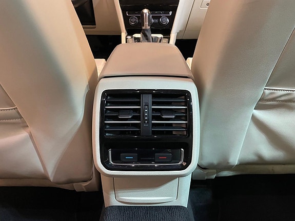 Volkswagen Passat Alltrack 18 of 20
