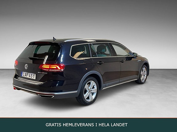 Volkswagen Passat Alltrack 2 of 5