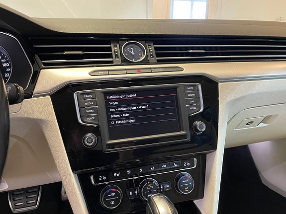Volkswagen Passat Alltrack 15 of 20